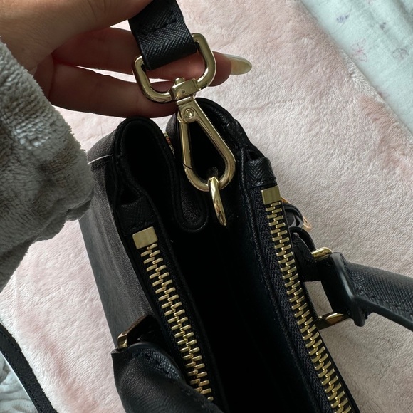 MICHAEL KORS PURSE - Picture 4 of 9